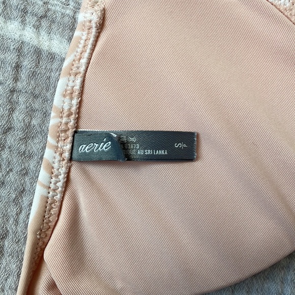 Aerie Bikini Tops in SMALL & an Aerie Bikini Bottom in MEDIUM - Picture 10 of 15
